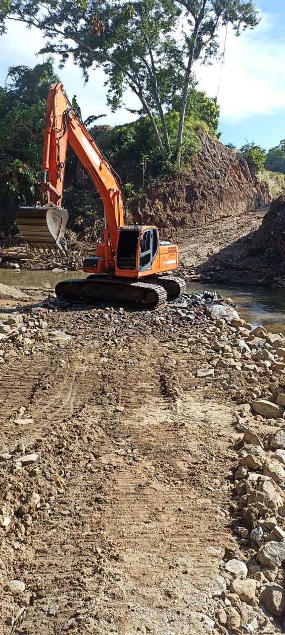 Excavadoras atardecer — GLOBALTEC Construcción RD